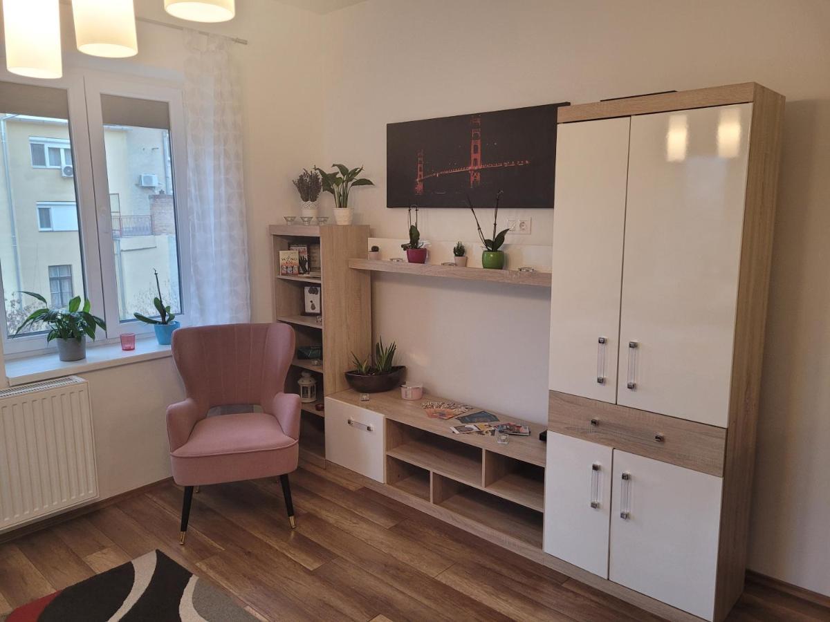 Rose Apartment Pětikostelí Exteriér fotografie