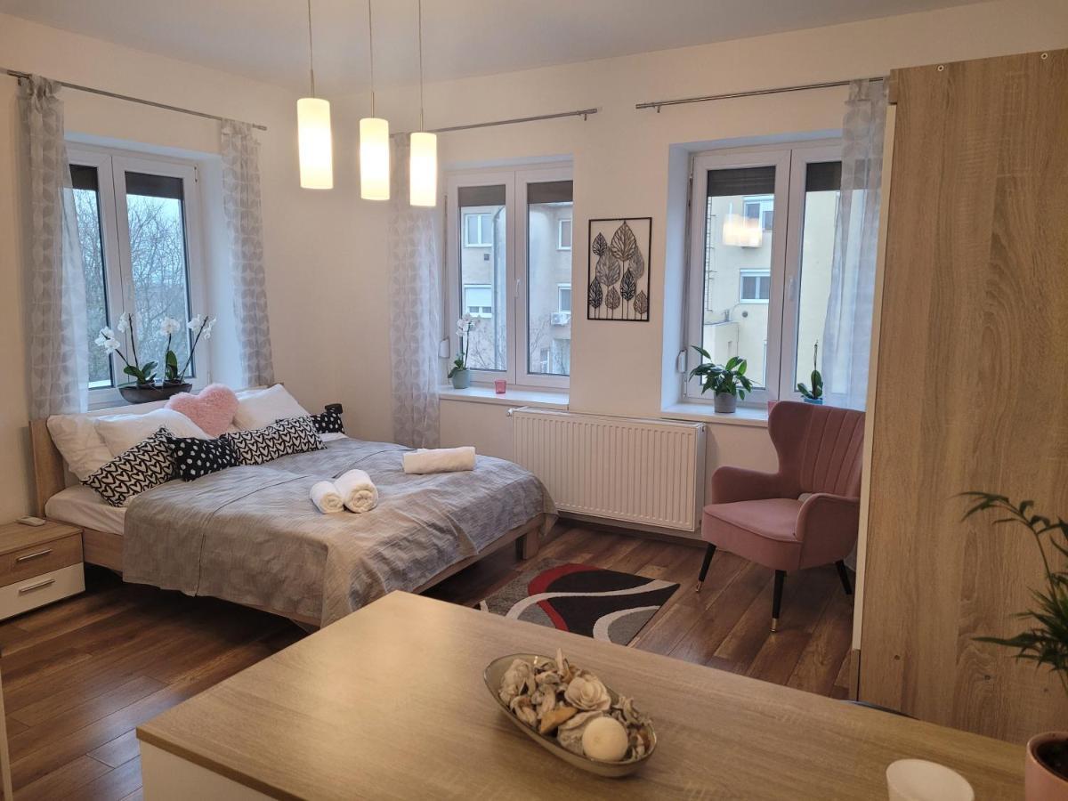 Rose Apartment Pětikostelí Exteriér fotografie